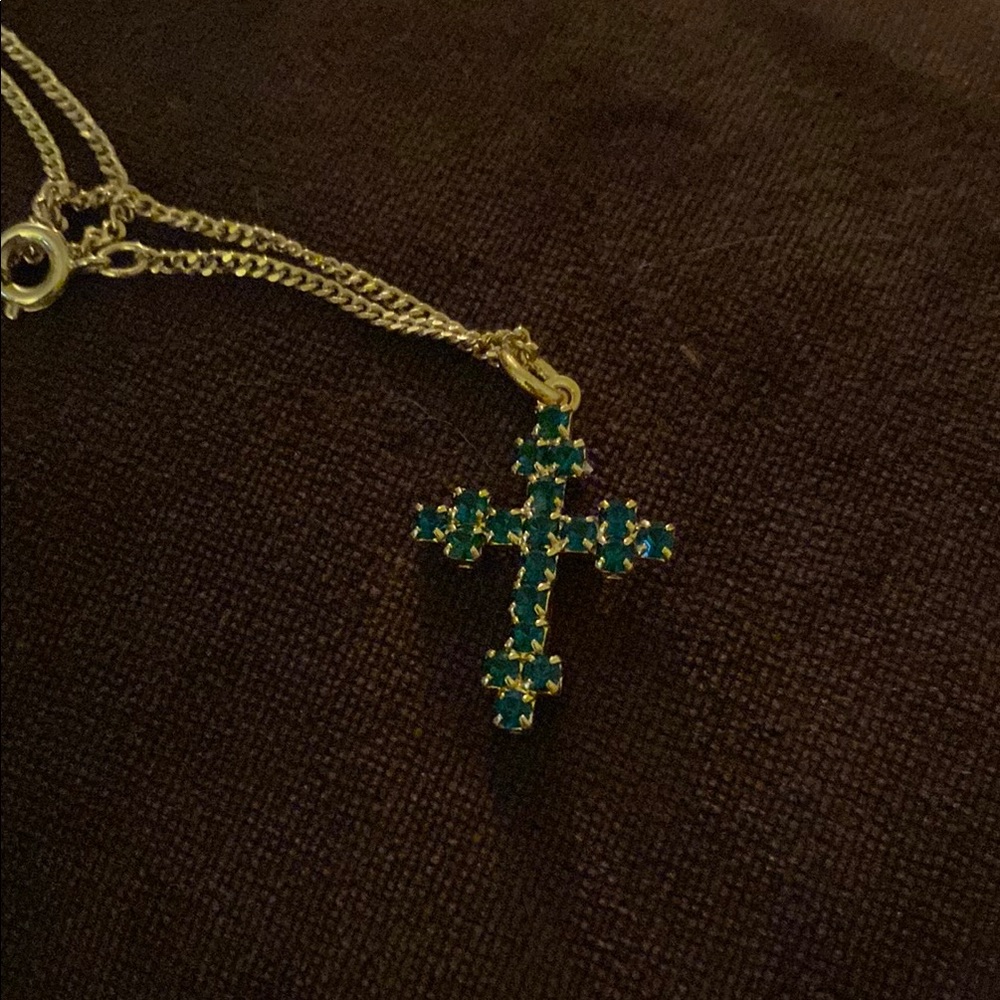 Elegant Gold and emerald Cross Pendant Necklace